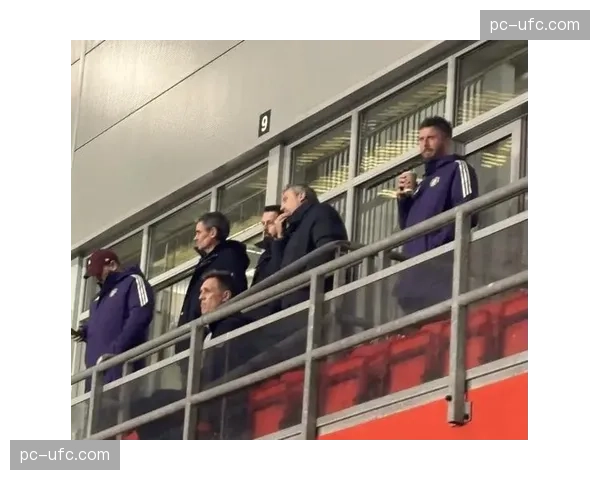 卡里克曾计划安排15岁新星JJ·加布里埃尔完成一线队首秀,足总杯出局成遗憾 卡里克曾计划安排15岁新星JJ·加布里埃尔完成一线队首秀,足总杯出局成遗憾