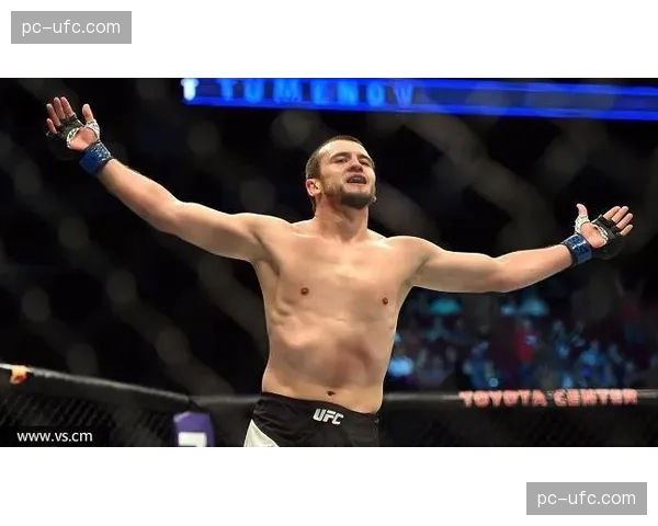 特写：41岁的“鳄鱼”索萨在UFC 300赛后新闻发布会上的退役宣言