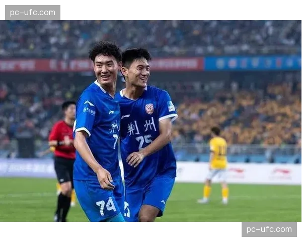 楚超联赛揭幕战：黄石队1-1战平荆州恒隆队，江尔晗打入历史首球